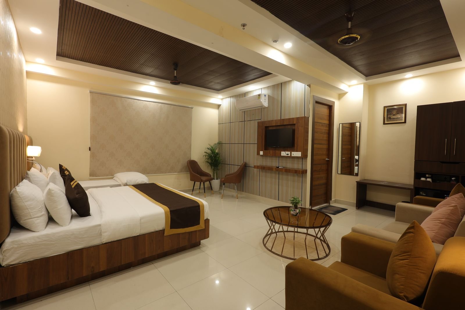 Comfortable Rooms at GP Hotel & Banquet